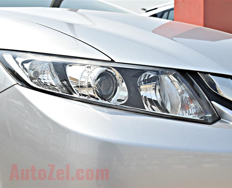 HONDA CIVIC  MODEL 2015 - SILVER - 173,000 KM - V4 - GCC 