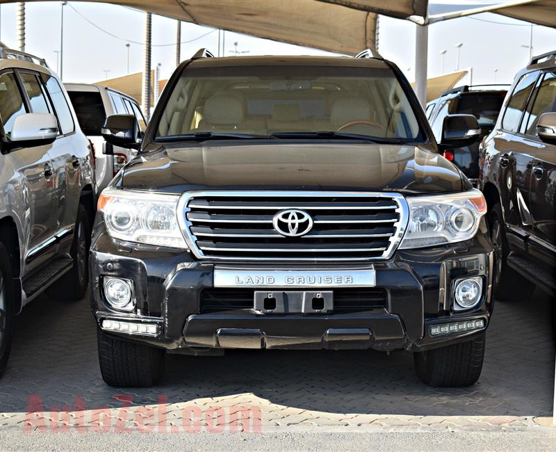 TOYOTA LAND CRUISER GXR MODEL 2014 - BLACK - 93,000 KM - V8 