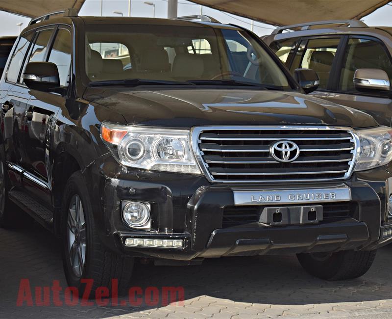 TOYOTA LAND CRUISER GXR MODEL 2014 - BLACK - 93,000 KM - V8 