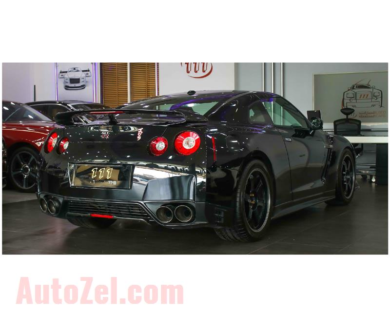 NISSAN GT-R- 2012- GRAY- 72 000 KM