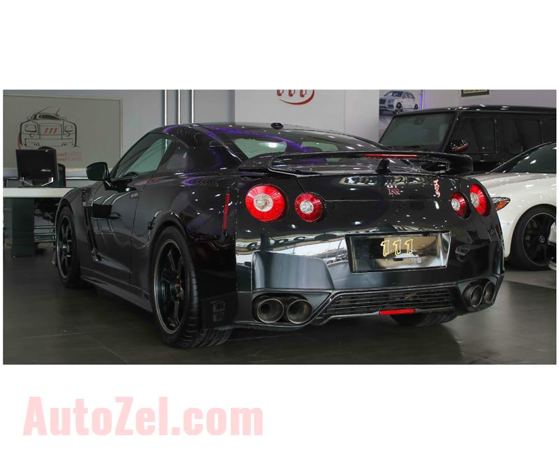 NISSAN GT-R- 2012- GRAY- 72 000 KM