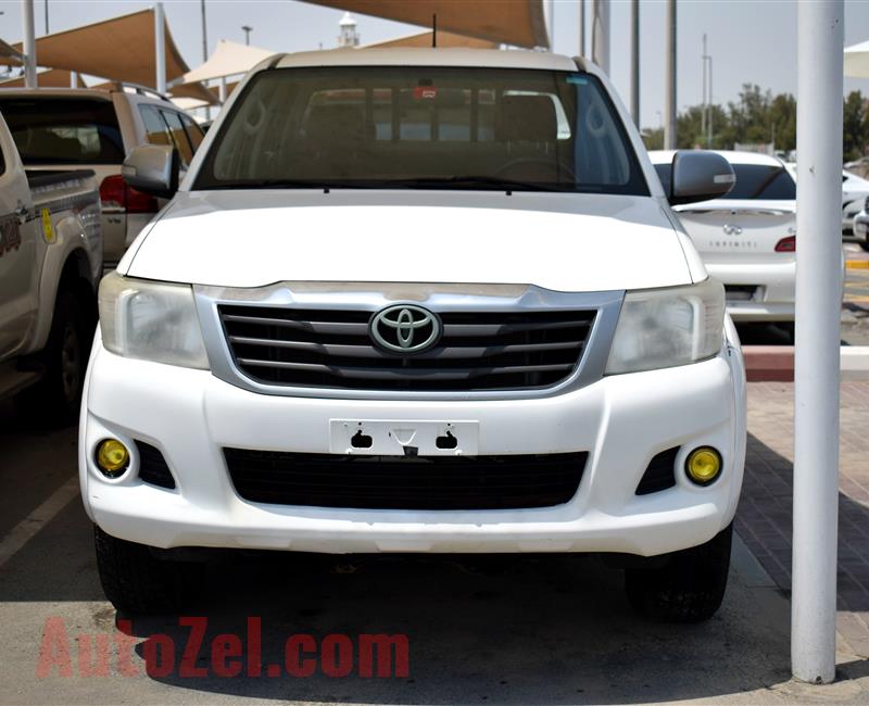 TOYOTA HILUX PICK UP 4X4 GLX, V4- 2014- WHITE- 200 000 KM- GCC