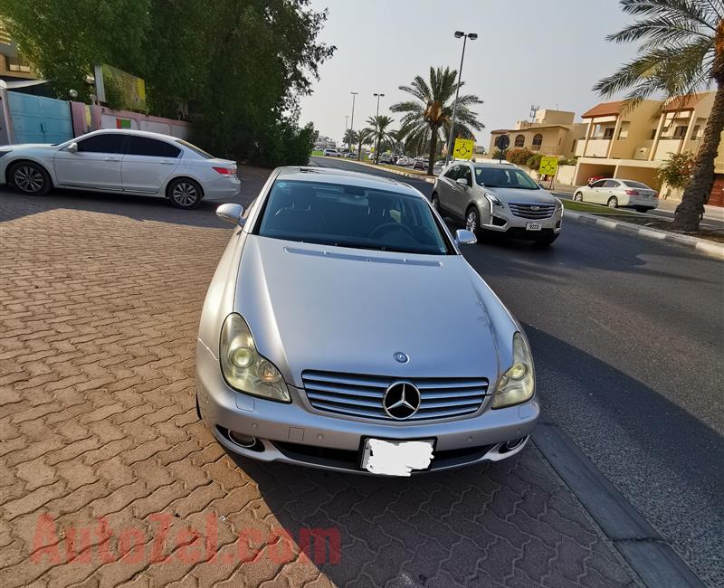 Mercedes Benz CLS 350, like new clean in & out, no single scratch