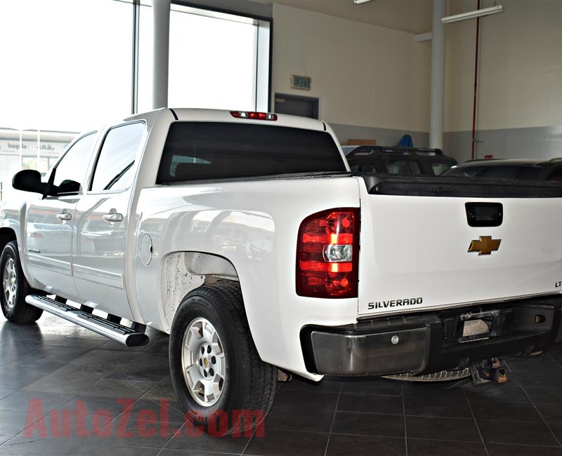 CHEVROLET SILVERADO  MODEL 2012 - WHITE - 250,000 KM - V8 - GCC 