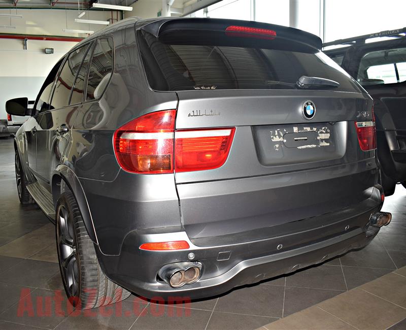 BMW X5 MODEL 2008 - GREY - 188,000 KM - V8 - GCC 