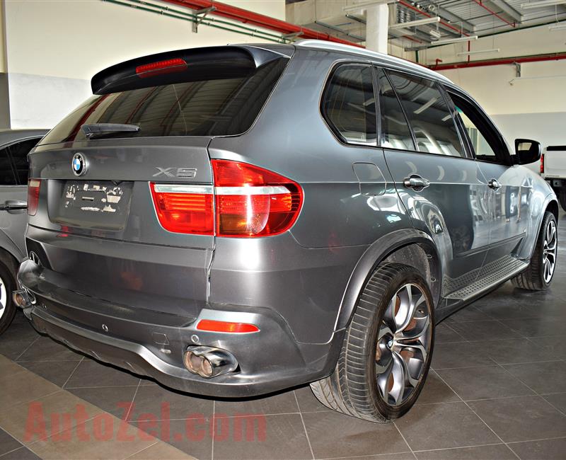 BMW X5 MODEL 2008 - GREY - 188,000 KM - V8 - GCC 