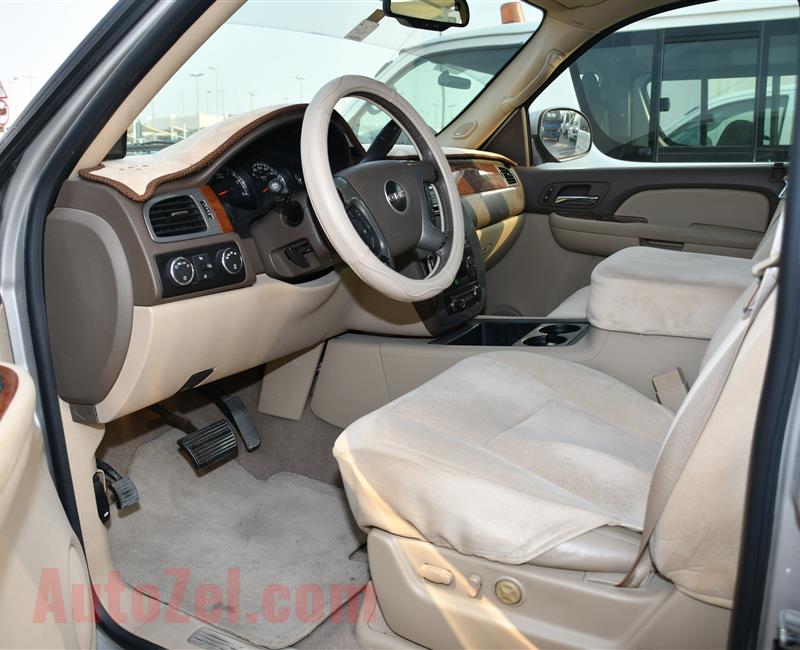 GMC YUKON- 2008- GOLD- 150 000 KM- GCC SPECS