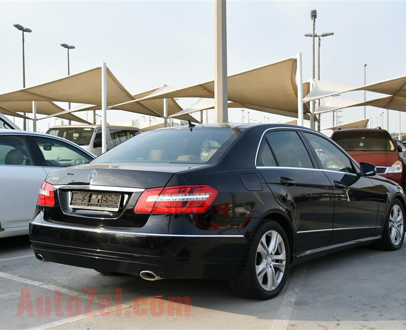 MERCEDES-BENZ E300- 2010- BLACK- 144 000 KM- GCC SPECS