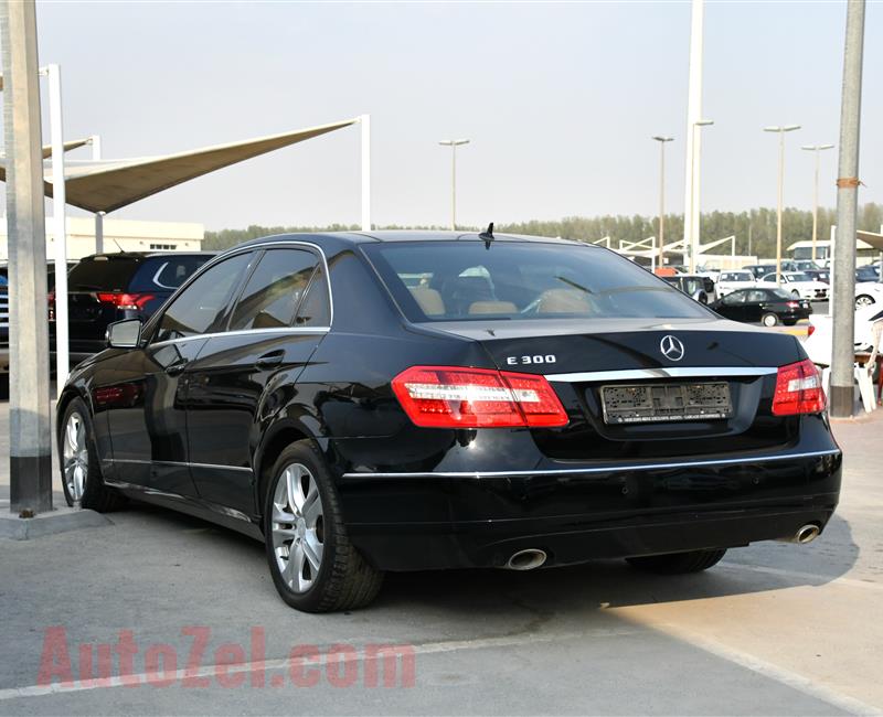 MERCEDES-BENZ E300- 2010- BLACK- 144 000 KM- GCC SPECS