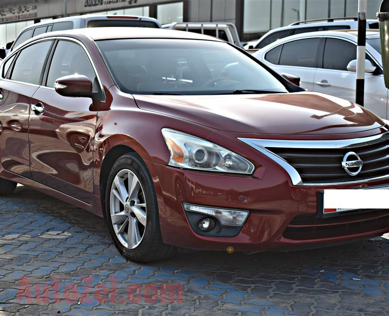 nissan altima model 2013 - red - 250,000 km - v6 - gcc 