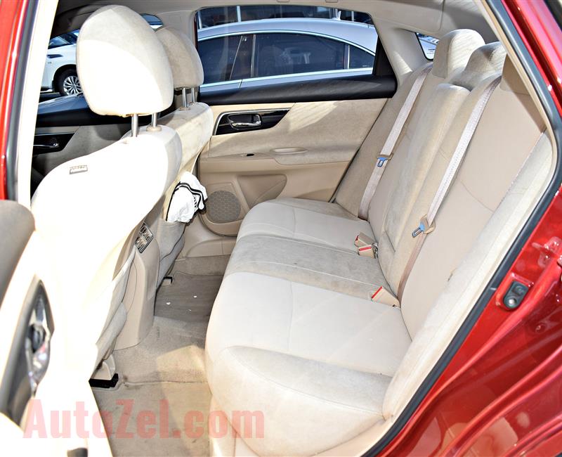 nissan altima model 2013 - red - 250,000 km - v6 - gcc 