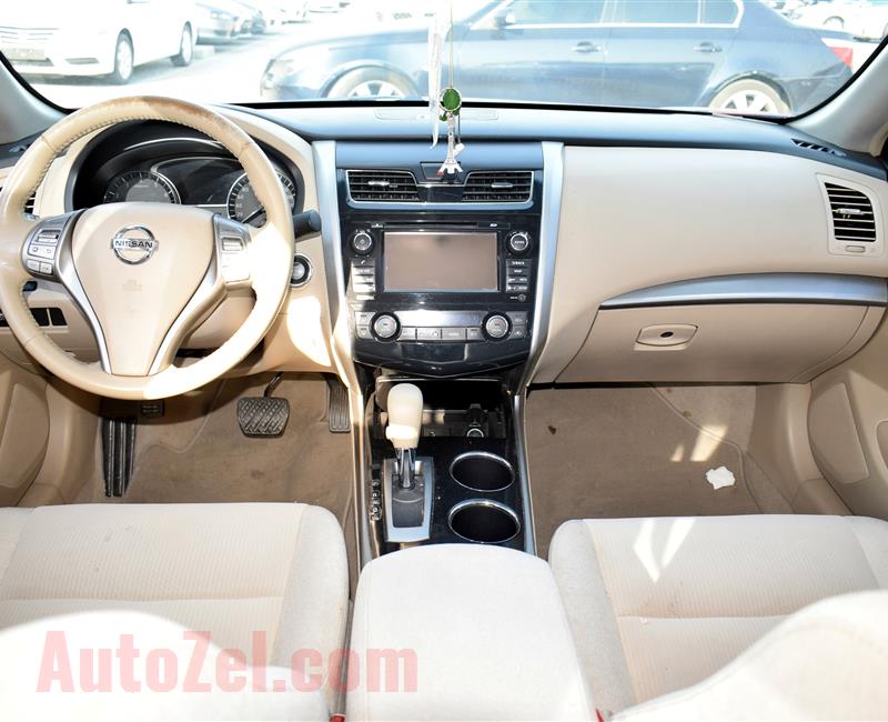 nissan altima model 2013 - red - 250,000 km - v6 - gcc 