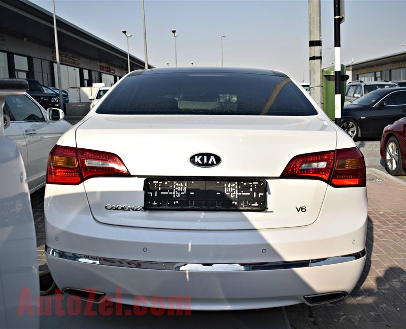 kia cadenza model 2013 - white - 240 ,000 km - v6 - gcc 