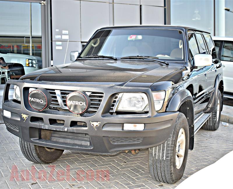 NISSAN PATROL SAFARI MODEL 2001 - BLACK - 250,000 KM - V6  - GCC 