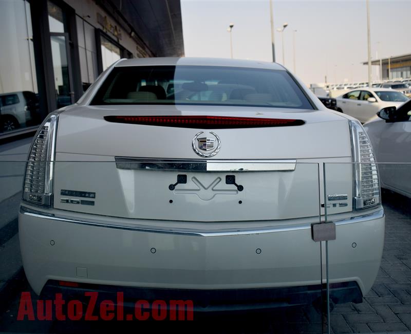 CADILLAC CTS 3.6 MODEL 2009 - WHITE - 250,000 KM - V6 - GCC 