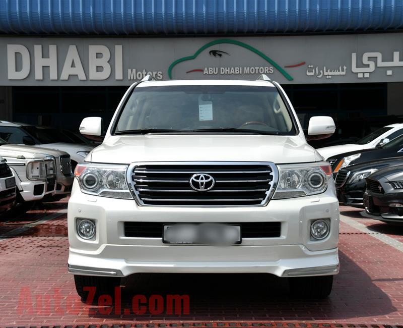 TOYOTA LAND CRUISER, V6- 2014- WHITE- 160 000 KM- GCC