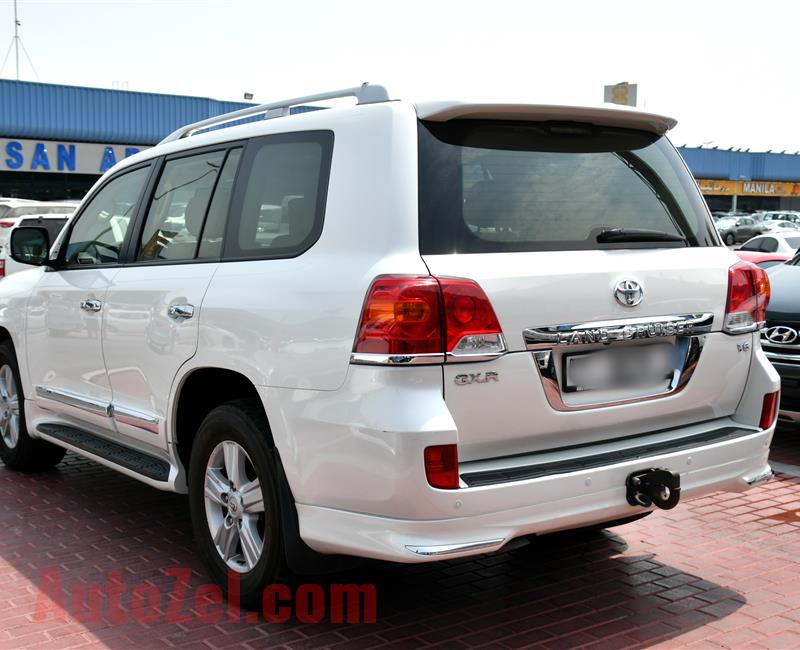 TOYOTA LAND CRUISER, V6- 2014- WHITE- 160 000 KM- GCC