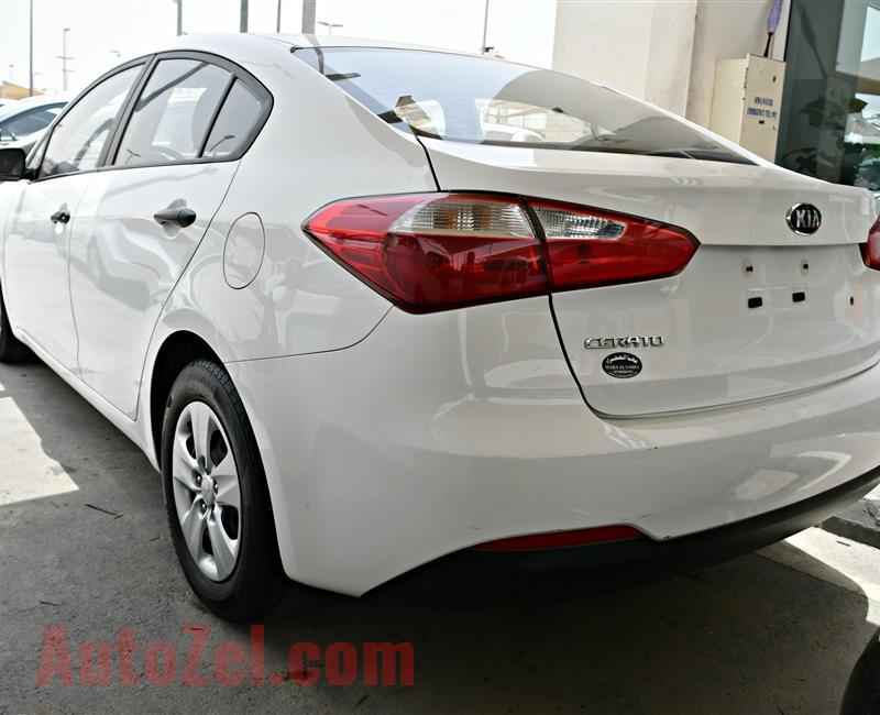 KIA CERATO MODEL 2016 - WHITE - 78,000 KM - V4 - GCC 