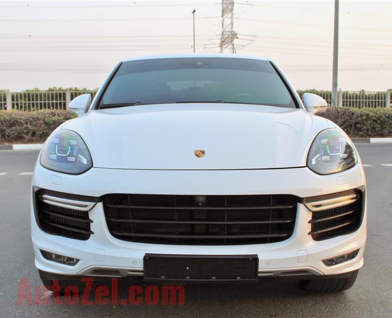 PORSCHE CAYENNE GTS- 2016- WHITE- 35 000 KM- GCC SPECS