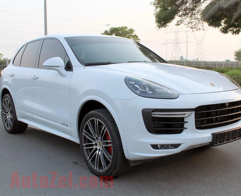 PORSCHE CAYENNE GTS- 2016- WHITE- 35 000 KM- GCC SPECS