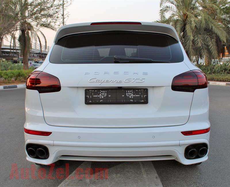 PORSCHE CAYENNE GTS- 2016- WHITE- 35 000 KM- GCC SPECS