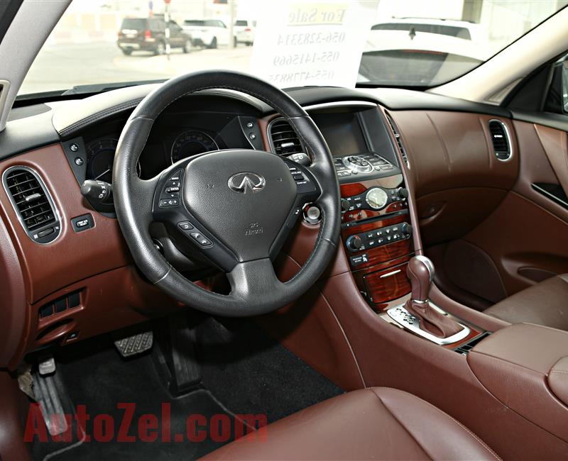 INFINITI QX50 MODEL 2015 - MAROON - 115,000 KM - V6 - GCC 