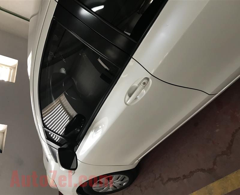 Toyota yaris 2011 excellent condition gcc specification  