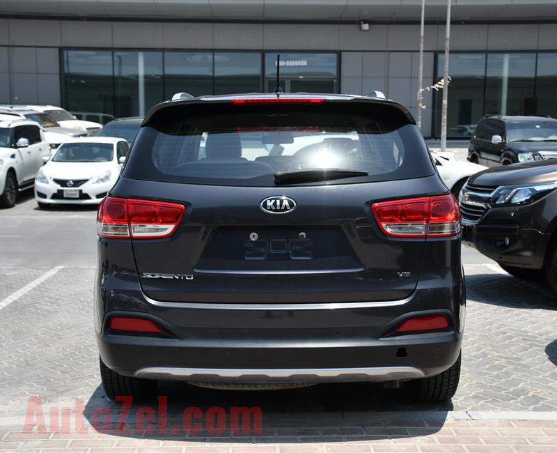 KIA SORENTO, V6- 2016- GREY- 67 000 KM- GCC