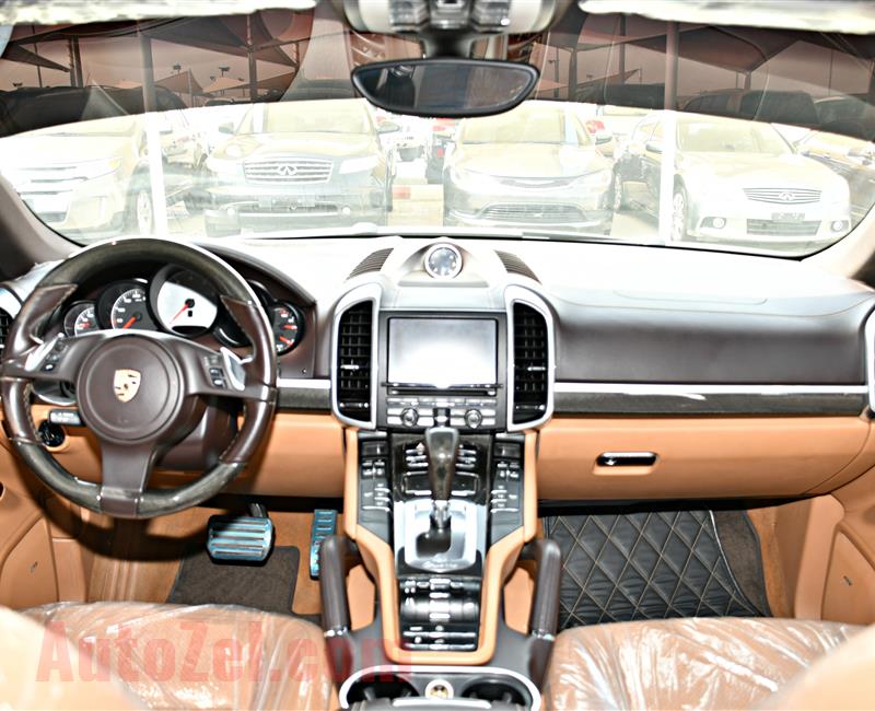 PORSCHE CAYENNE S MODEL 2012 - BLACK - 265,000 KM - V8 - GCC 