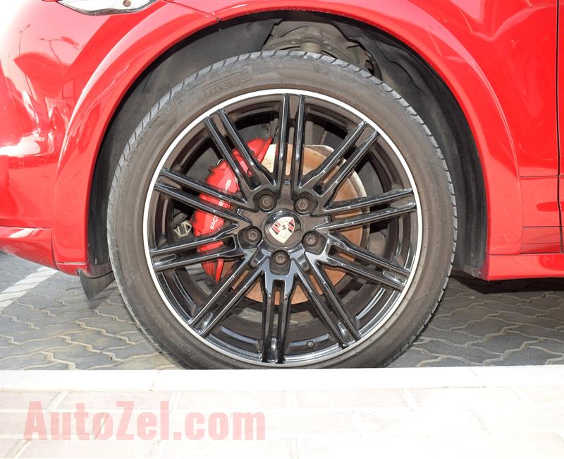 PORSCHE CAYENNE GTS, V8- 2014- RED- 200 000 KM- GCC