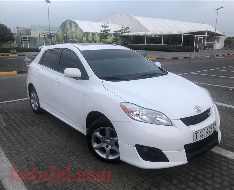 Toyota Matrix 2009 full option No 1driven by lady 12500 dhs