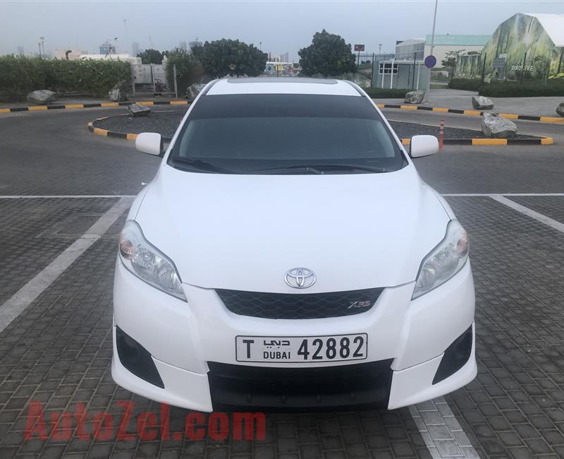 Toyota Matrix 2009 full option No 1driven by lady 12500 dhs