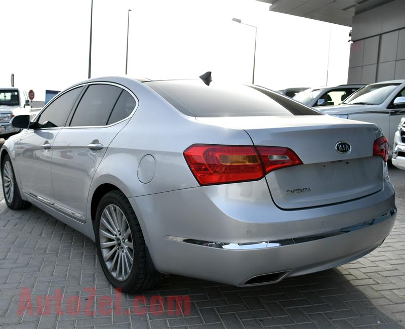 KIA CADENZA, V6- 2012- SILVER- 221 000 KM- GCC