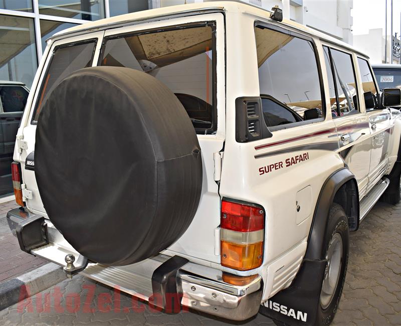 NISSAN SUPER SAFARI MODEL 1995 - 280,000 KM - WHITE - V6 - GCC 