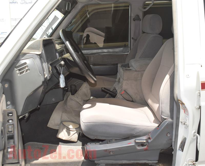 NISSAN SUPER SAFARI MODEL 1995 - 280,000 KM - WHITE - V6 - GCC 