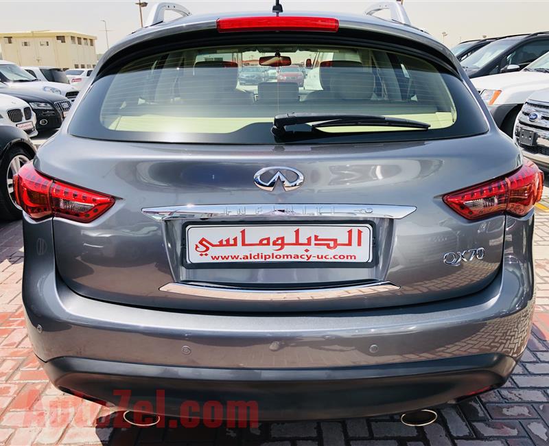 Infinity QX70 2016 very good condition warranty 