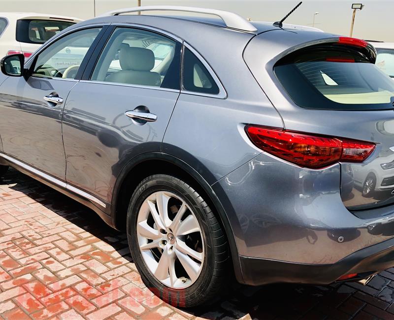 Infinity QX70 2016 very good condition warranty 