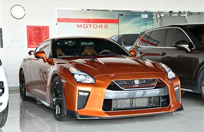 NISSAN GTR MODEL 2017 - ORANGE - 14,000 KM - V8 - GCC 