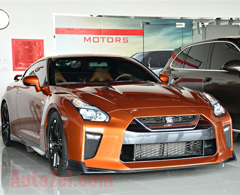 NISSAN GTR MODEL 2017 - ORANGE - 14,000 KM - V8 - GCC 
