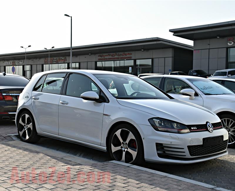 VOLKSWAGEN GTI MODEL 2015 - WHITE - 220,000 KM - V4 - GCC 