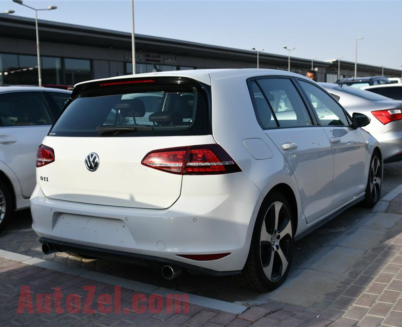 VOLKSWAGEN GTI MODEL 2015 - WHITE - 220,000 KM - V4 - GCC 