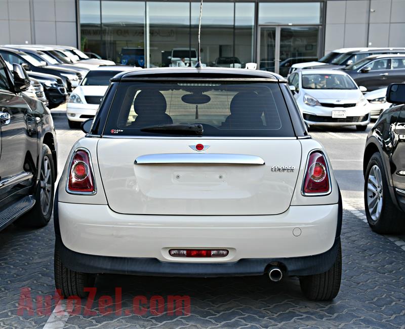 MINI COOPER MODEL 2012 - WHITE - 158,000 KM - V4 - GCC 