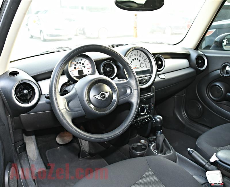 MINI COOPER MODEL 2012 - WHITE - 158,000 KM - V4 - GCC 