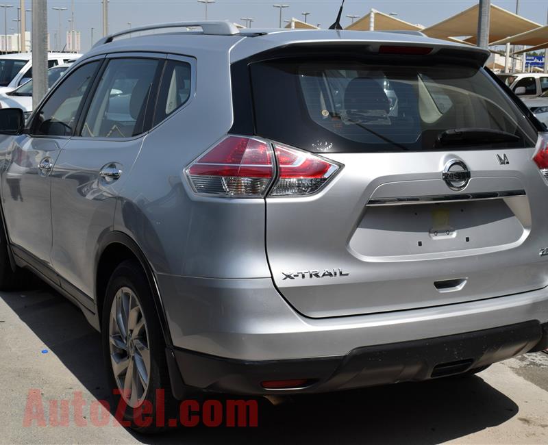 NISSAN XTRAIL- 2015- SILVER- 207 000 KM- GCC SPECS