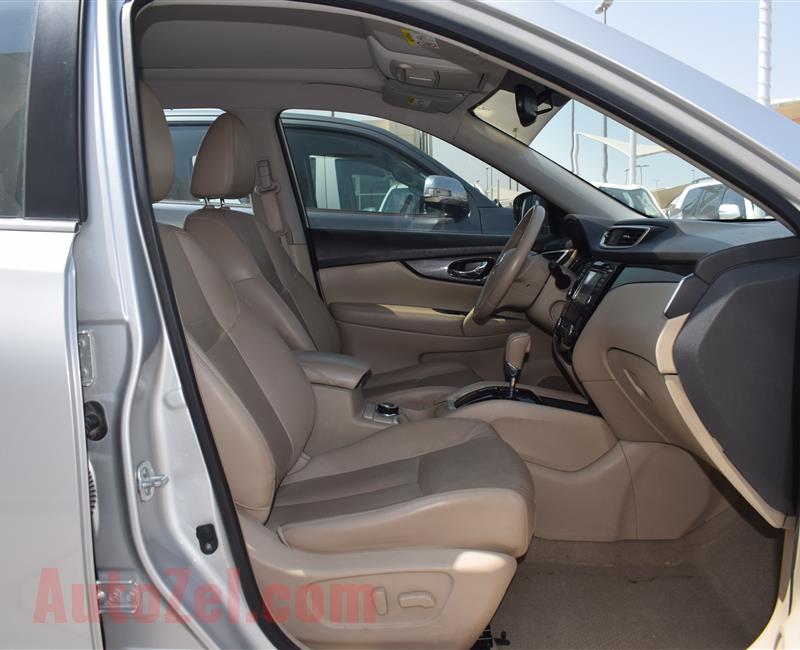 NISSAN XTRAIL- 2015- SILVER- 207 000 KM- GCC SPECS