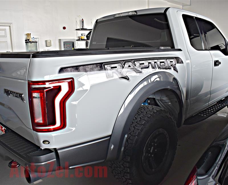 FORD RAPTOR F150 MODEL 2014 - SILVER - 65,000 KM - V8 - GCC 