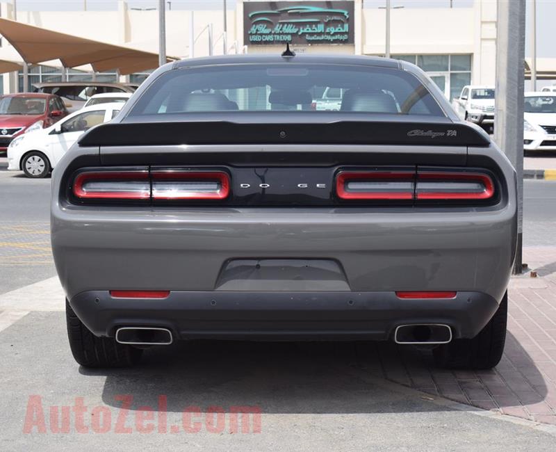 DODGE CHALLENGER STR MODEL 2018 - GREY - 188,000 KM - V8 - GCC 