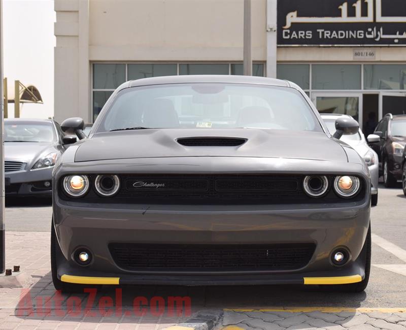 DODGE CHALLENGER STR MODEL 2018 - GREY - 188,000 KM - V8 - GCC 