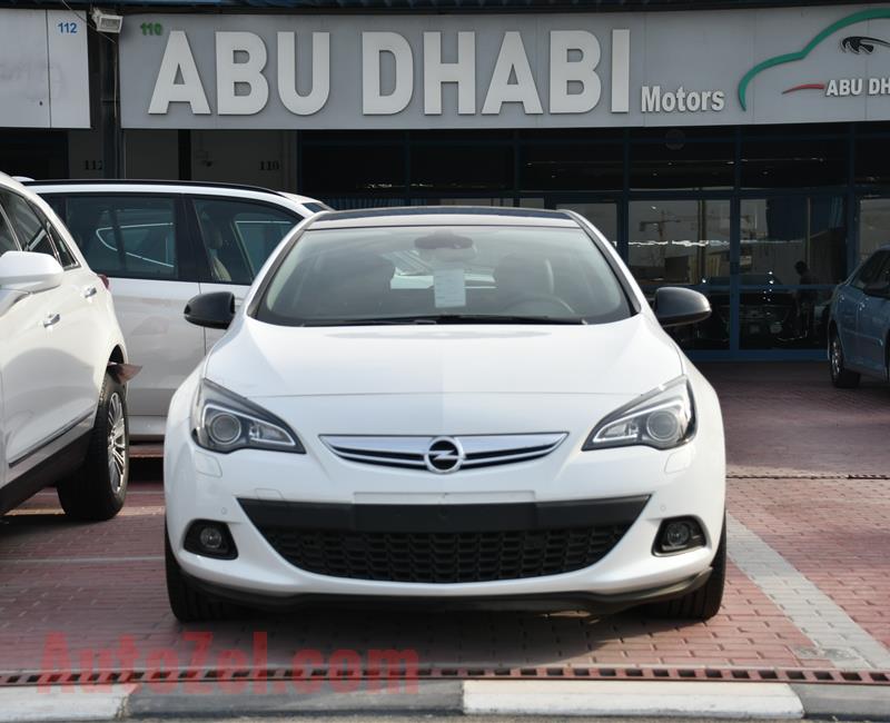 OPEL GTC- 2015- WHITE- 60 000 KM- GCC