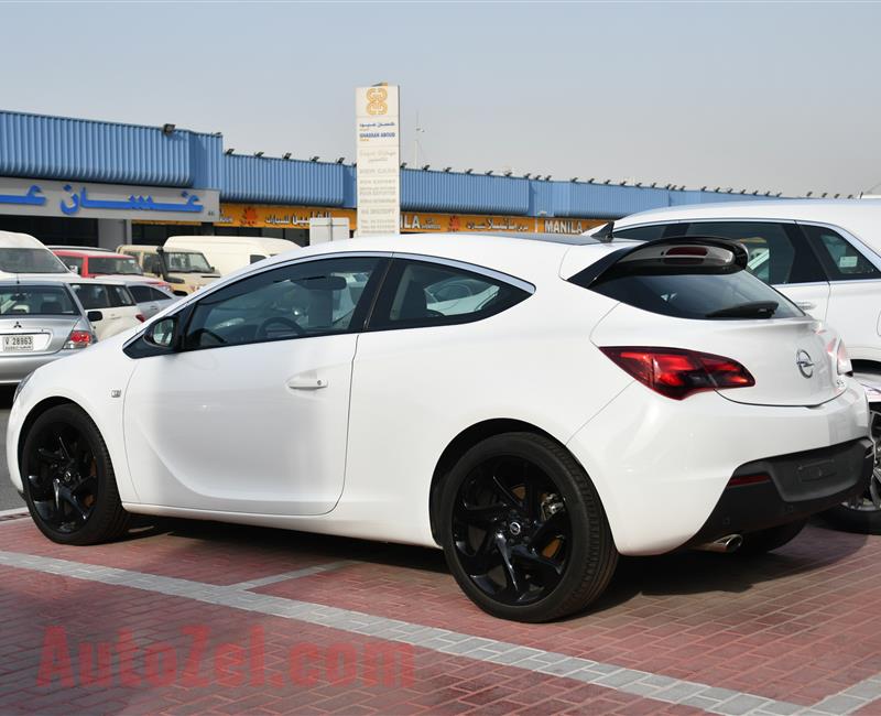 OPEL GTC- 2015- WHITE- 60 000 KM- GCC